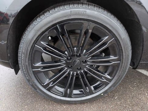 New 2026 Land Rover Range Rover Long Wheelbase SE image 13