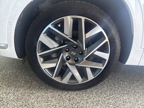 Used 2023 Hyundai Santa Fe Calligraphy FWD image 3