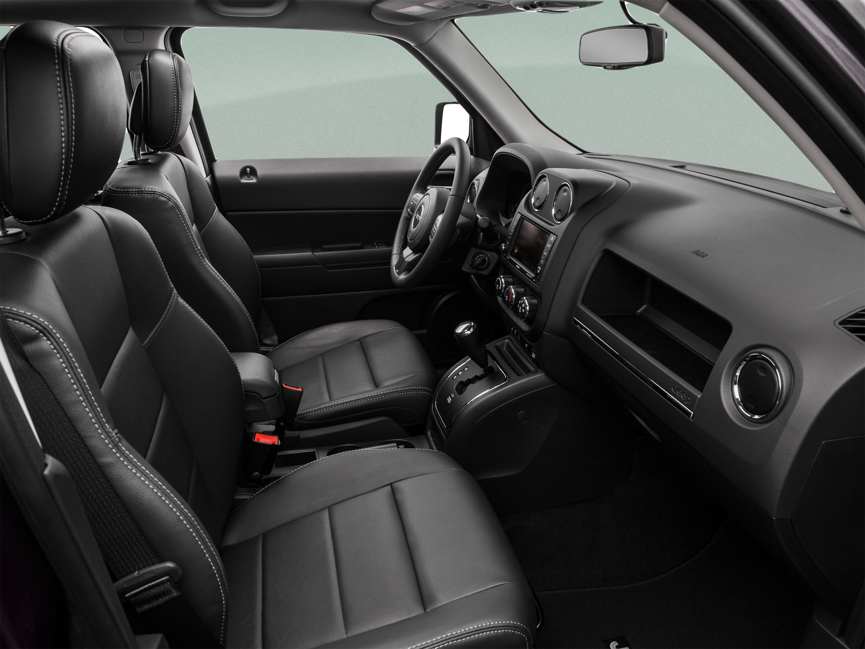 Used 2016 Jeep Patriot Latitude w/ Sun/Sound Group FWD image 34