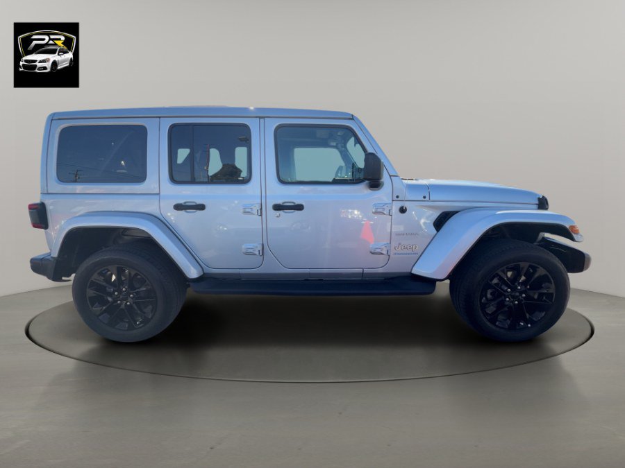 Used 2023 Jeep Wrangler Unlimited Sahara w/ Cold Weather Group AWD/4WD image 6