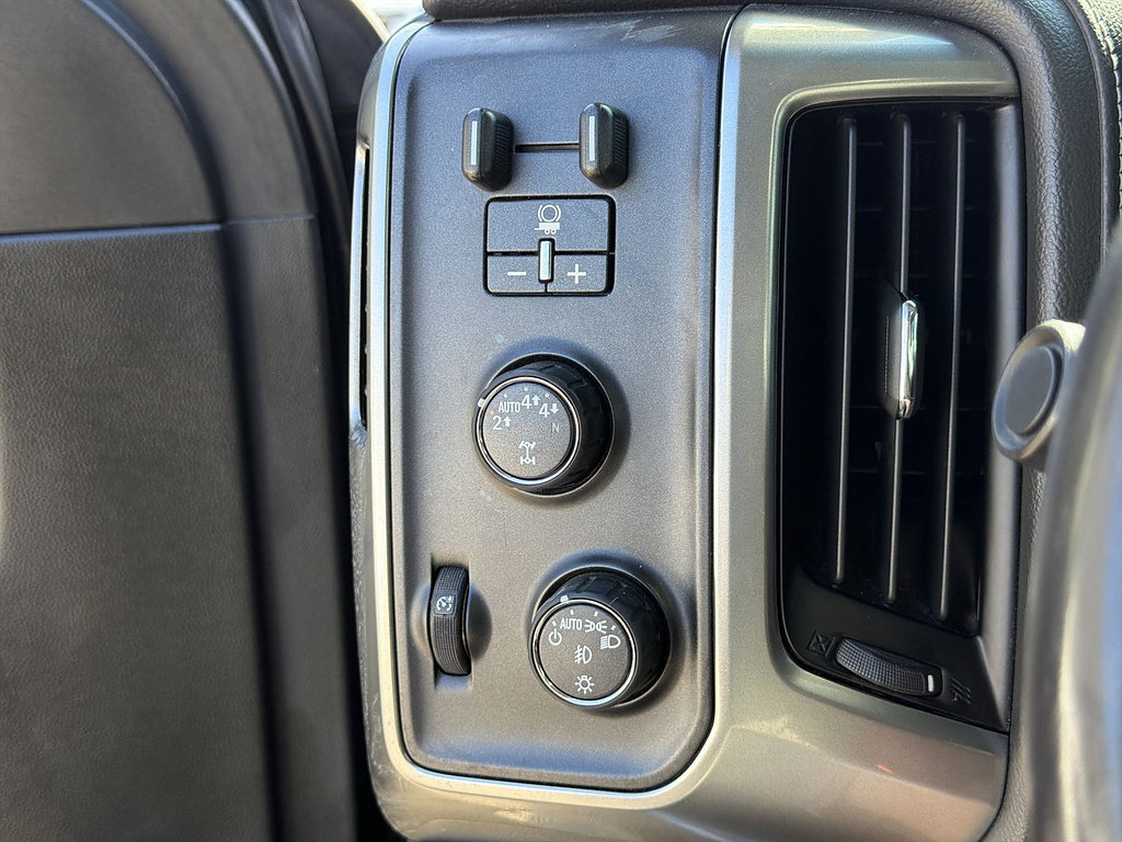 Used 2017 Chevrolet Silverado 1500 LTZ Z71 w/ LTZ Plus Package AWD/4WD image 16