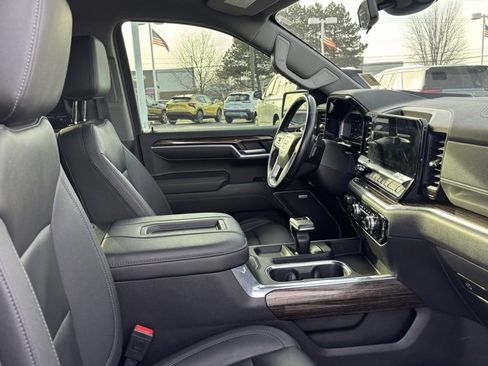 Used 2022 GMC Sierra 1500 Elevation w/ Elevation Premium Package image 13