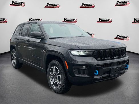 Used 2024 Jeep Grand Cherokee Trailhawk w/ Luxury Tech Group III image 7