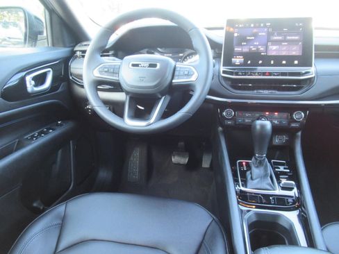 Certified 2026 Jeep Compass Limited AWD/4WD image 13