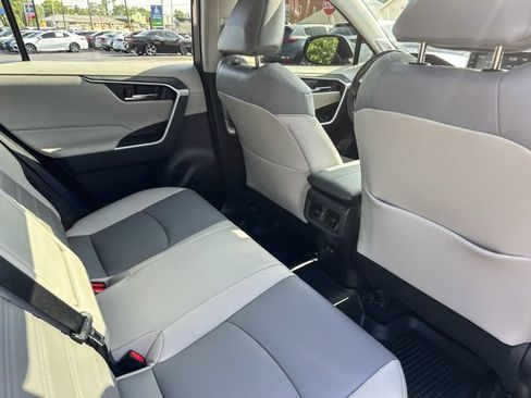 Used 2022 Toyota RAV4 XLE Premium AWD/4WD image 22