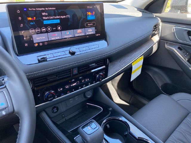 New 2026 Nissan Rogue Platinum AWD/4WD image 17