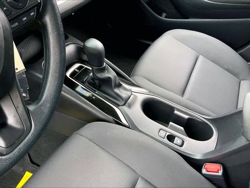 Used 2025 Toyota Corolla LE image 15