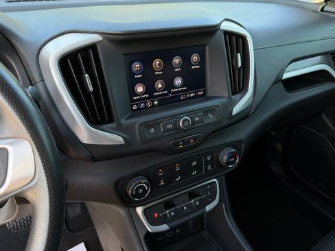 Used 2024 GMC Terrain SLE FWD image 15