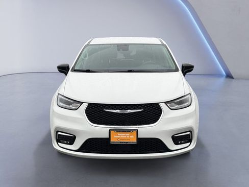 Certified 2024 Chrysler Pacifica Select image 9