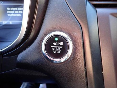 Used 2018 Ford Fusion Titanium image 23