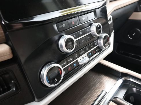 Used 2024 Ford Expedition Max Limited image 35