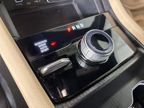 Used 2024 Jeep Grand Cherokee L Limited w/ Luxury Tech Group II image 20