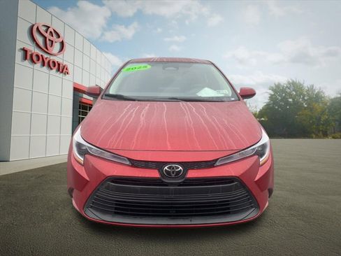 Used 2025 Toyota Corolla LE image 8