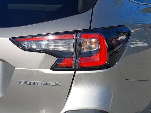 Used 2020 Subaru Outback Premium image 35