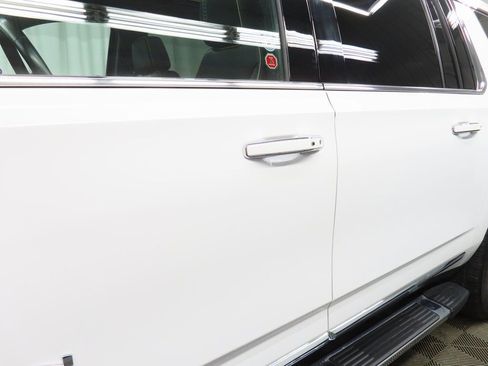 Used 2024 GMC Yukon XL SLT w/ SLT Premium Package image 41