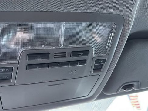 Used 2016 Toyota Highlander XLE image 16