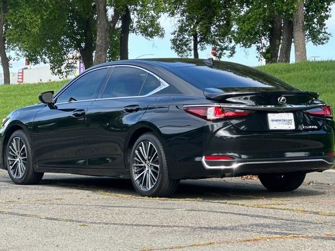 Used 2025 Lexus ES 300h w/ Premium Package image 7