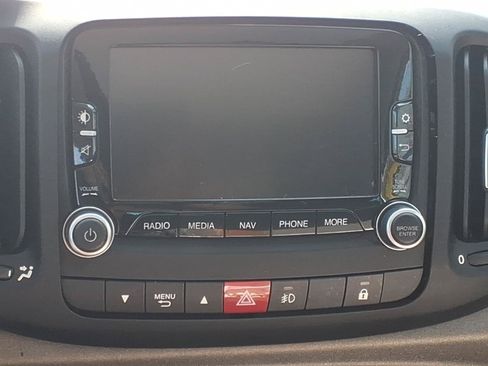 Used 2014 FIAT 500L Trekking w/ Popular Equipment Group FWD image 5