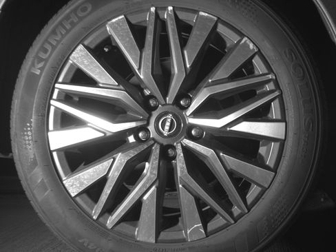Used 2025 Nissan Altima 2.5 SV FWD image 15