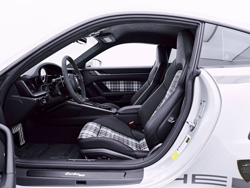 Used 2025 Porsche 911 Turbo S AWD/4WD image 41