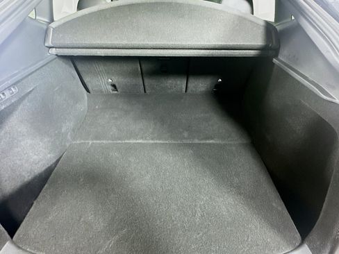 Used 2023 Tesla Model Y Long Range AWD/4WD image 28