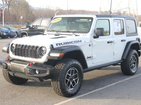 Used 2024 Jeep Wrangler Unlimited Rubicon image 3