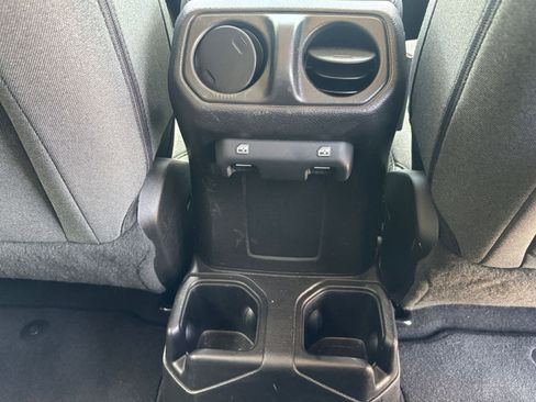Used 2025 Jeep Wrangler Unlimited Sport AWD/4WD image 22