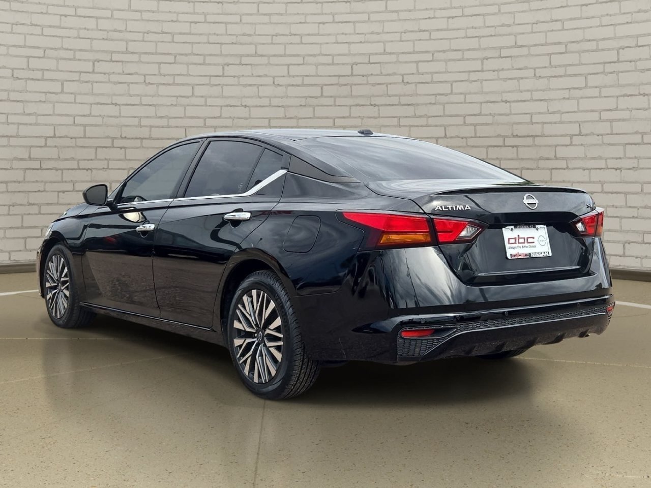 Used 2023 Nissan Altima 2.5 SV FWD image 7
