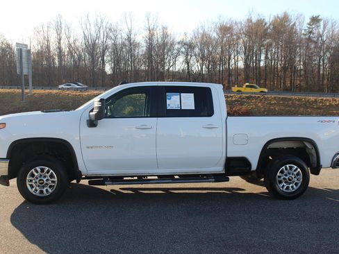 Used 2025 Chevrolet Silverado 2500 LT w/ Convenience Package image 4