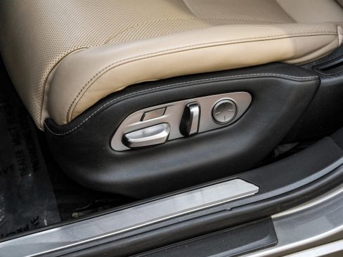 Used 2021 Lexus LS 500 w/ Accessory Package (Z1) image 35