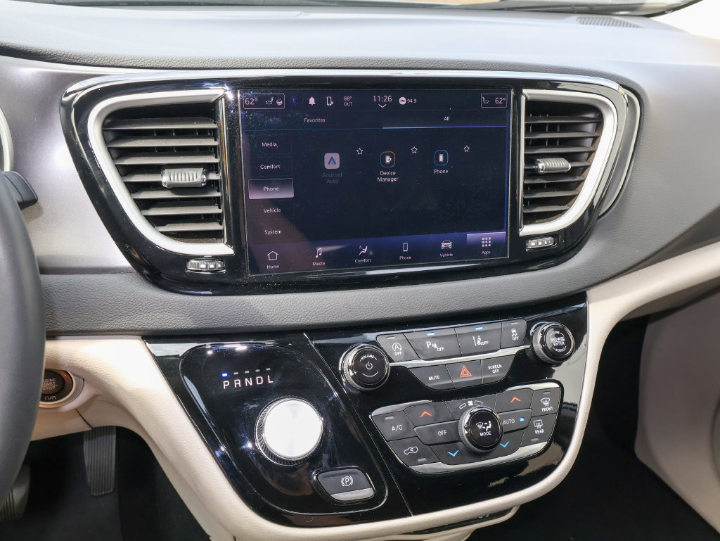 Used 2024 Chrysler Pacifica Touring-L FWD image 20