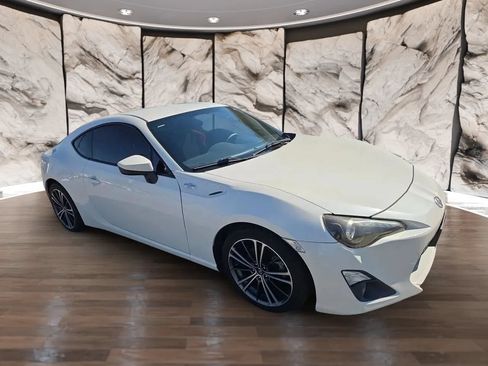 Used 2015 Scion FR-S RWD image 8