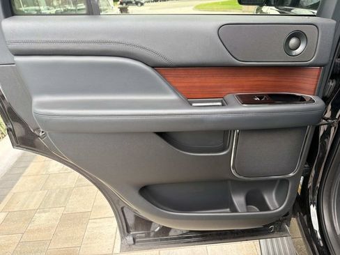 Used 2022 Lincoln Navigator Reserve RWD image 15