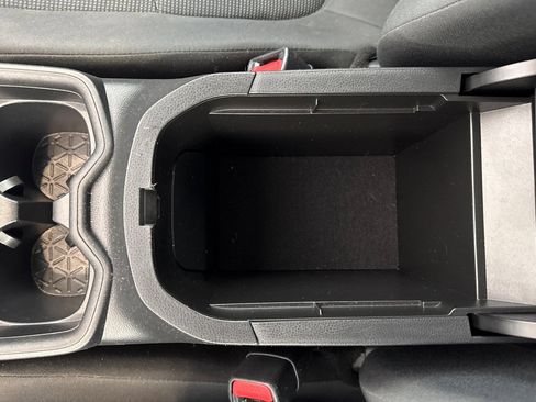Used 2021 Toyota RAV4 LE FWD image 32