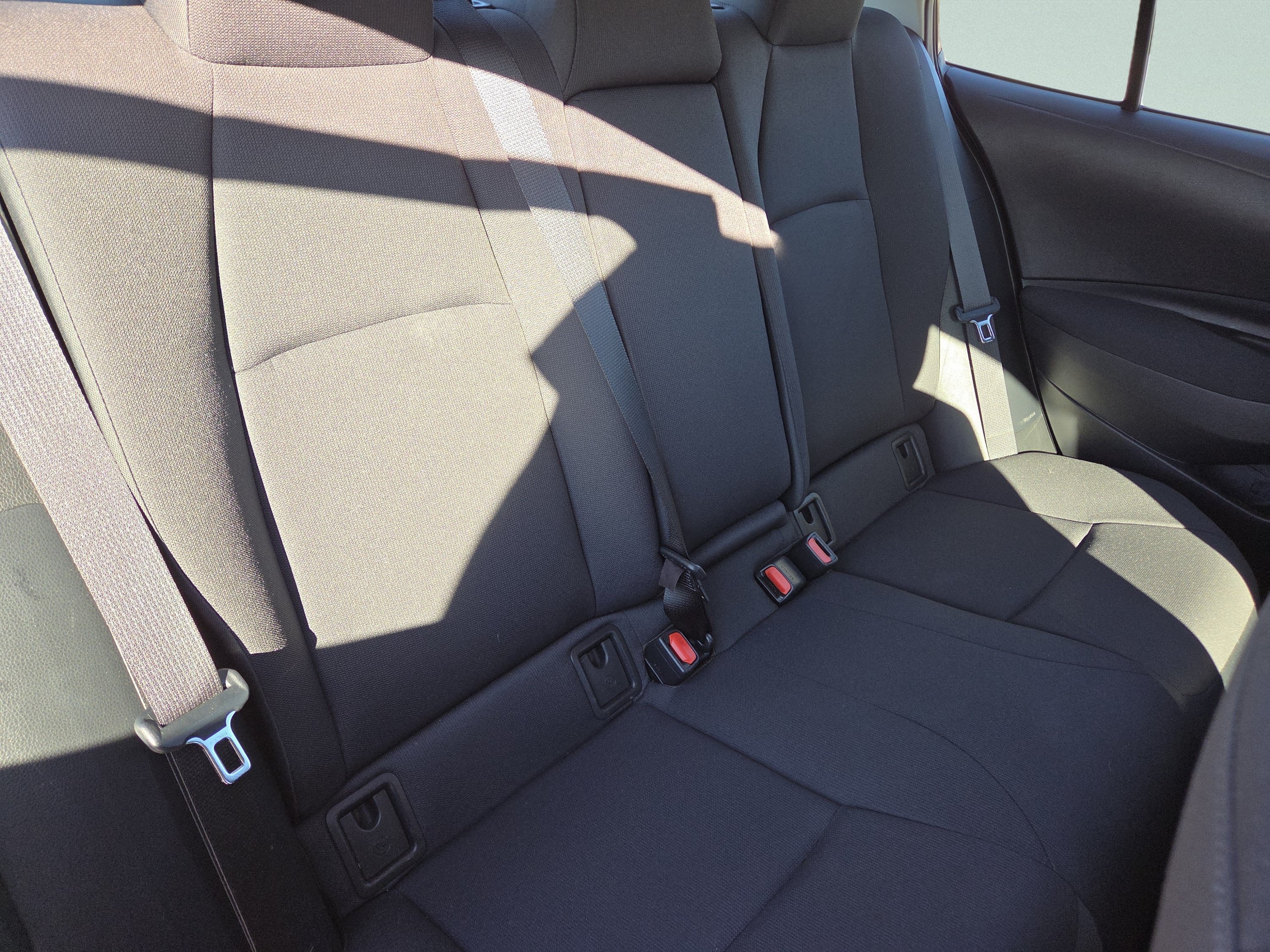 Used 2025 Toyota Corolla LE FWD image 5