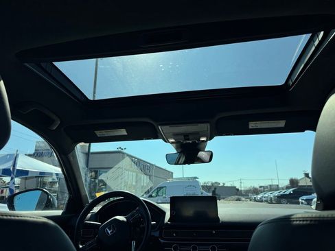 Used 2022 Honda Civic Sport Touring image 8