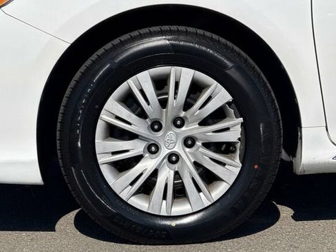 Used 2012 Toyota Camry LE FWD image 22