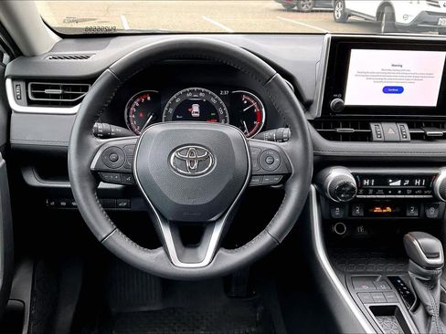 Certified 2023 Toyota RAV4 XLE Premium image 5