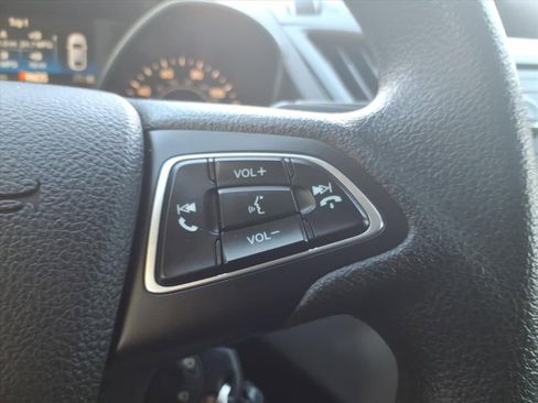 Used 2018 Ford Escape SE image 24