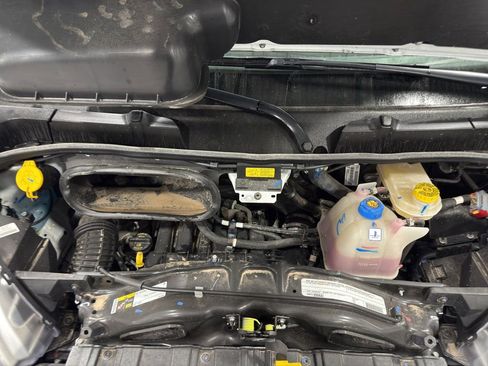 Used 2025 RAM ProMaster 2500 w/ Convenience Group image 17