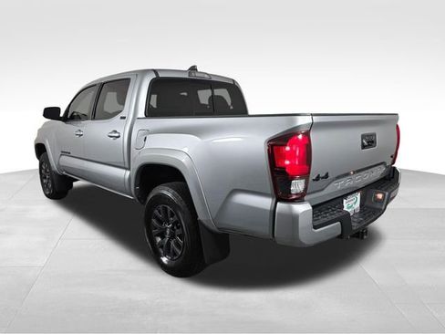 Used 2023 Toyota Tacoma SR5 w/ Technology Package image 5