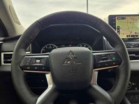 New 2026 Mitsubishi Outlander SE image 29