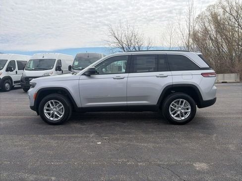 New 2026 Jeep Grand Cherokee Laredo X AWD/4WD image 2