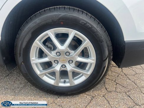 Used 2024 Chevrolet Equinox LT AWD/4WD image 7