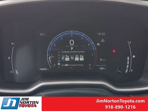 Used 2023 Toyota Corolla Cross XLE image 18