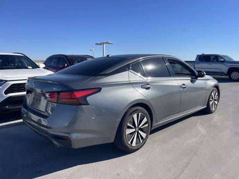 Used 2020 Nissan Altima 2.5 SL image 2