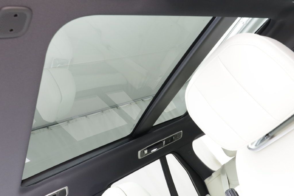 New 2026 Land Rover Range Rover SE AWD/4WD image 16