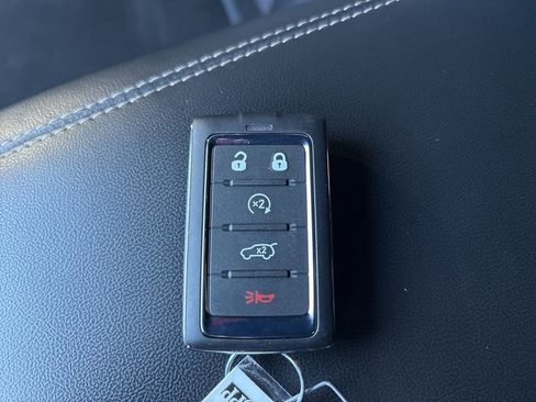 Used 2024 Jeep Grand Cherokee L Laredo image 54