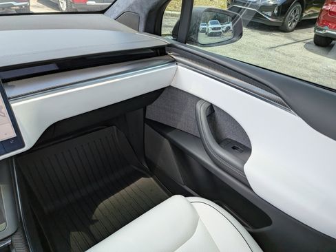 Used 2022 Tesla Model X Plaid AWD/4WD image 19