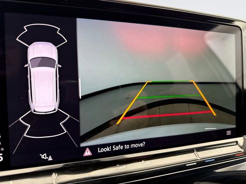 Used 2024 Volkswagen Atlas SE image 15